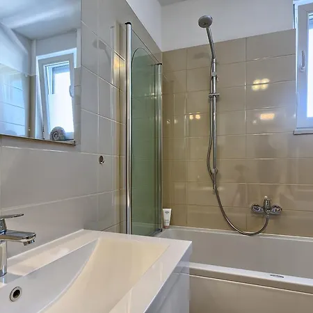 Seaside Apartments, Znjan Apartamento *