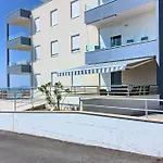 Seaside Apartments, Znjan דירה *