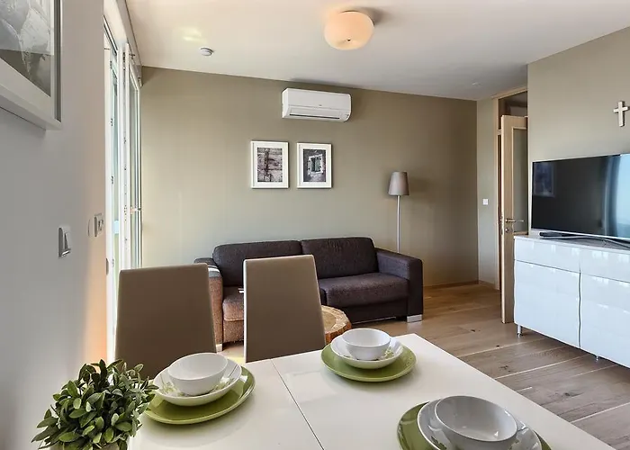 아파트 Seaside Apartments, Znjan