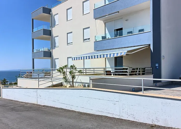 Seaside Apartments, Znjan 아파트 *