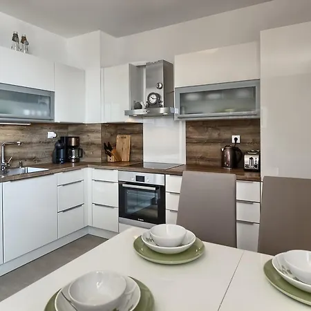Seaside Apartments, Znjan *